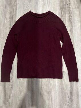 Women's J Crew Crewneck Italian Cashmere Sweater Burgundy. Size XS